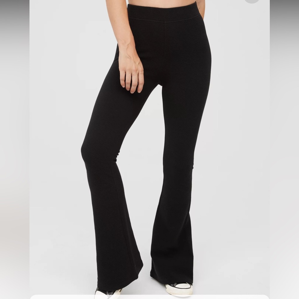 OFFLINE By Aerie PartyFavor High Waisted Flare Legging - Picture 3 of 10